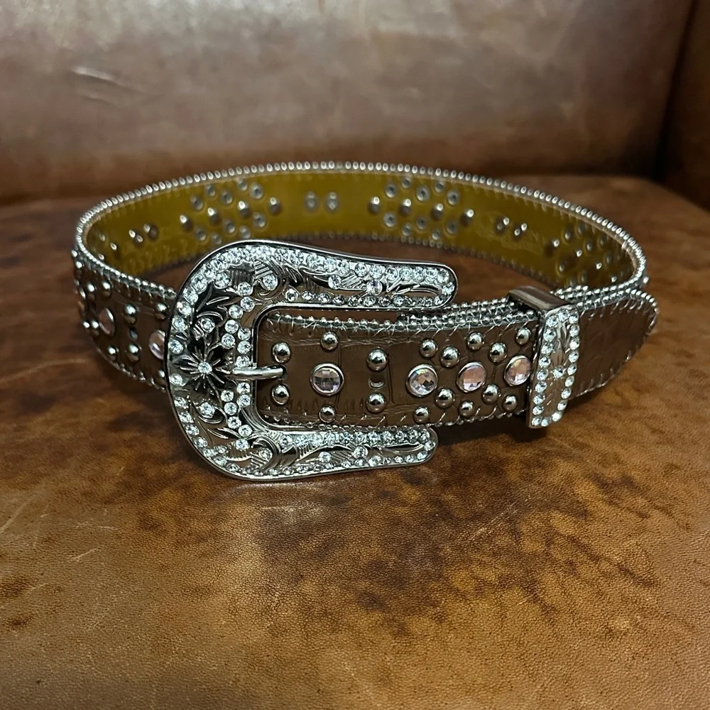 Nocona Girls 20” Brown Leather Belt with Rhinestone Hearts & Embellished Buckle